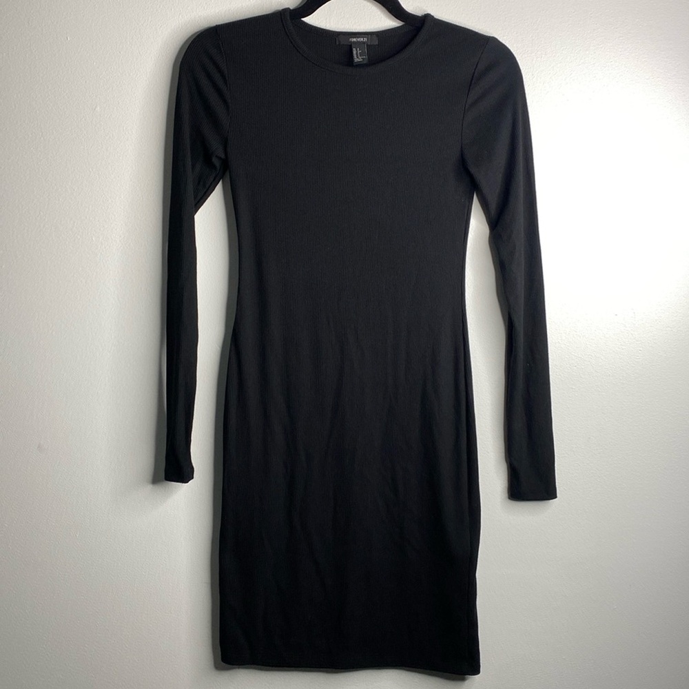 🩷🩵Forever 21 Black Ribbed Long Sleeve Dress